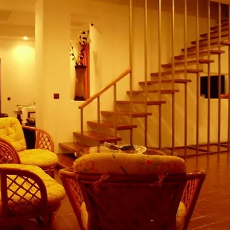 ゲストハウス Pensiunea Socrita 3*